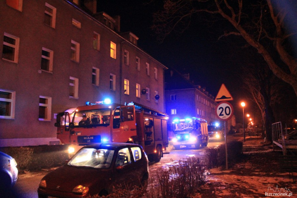 Zadymienie klatki na Słowiańskiej 22.21.2012