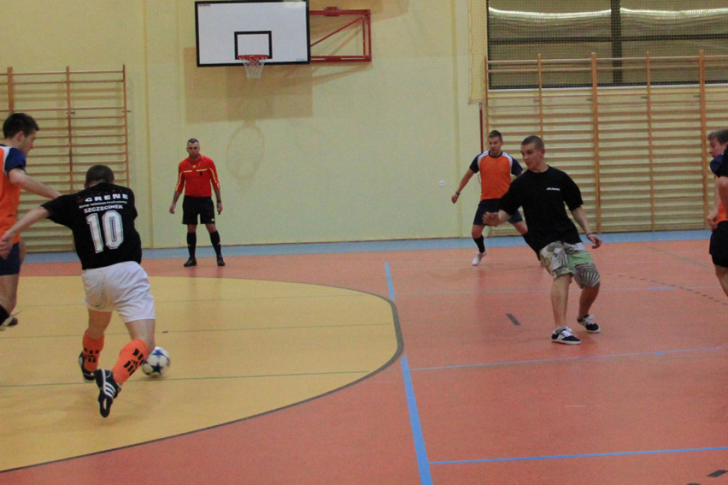 V kolejka piłkarskiej ligi halowej 29.12.2012