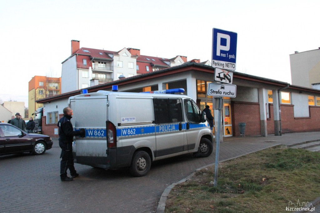 Nożownik w Netto 30.12.2012
