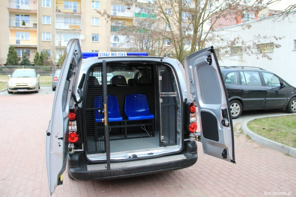 Nowy radiowóz Straży Miejskiej w Szczecinku 7.01.2012