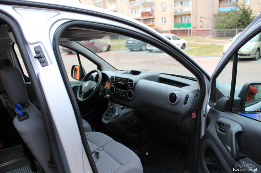 Nowy radiowóz Straży Miejskiej w Szczecinku 7.01.2012
