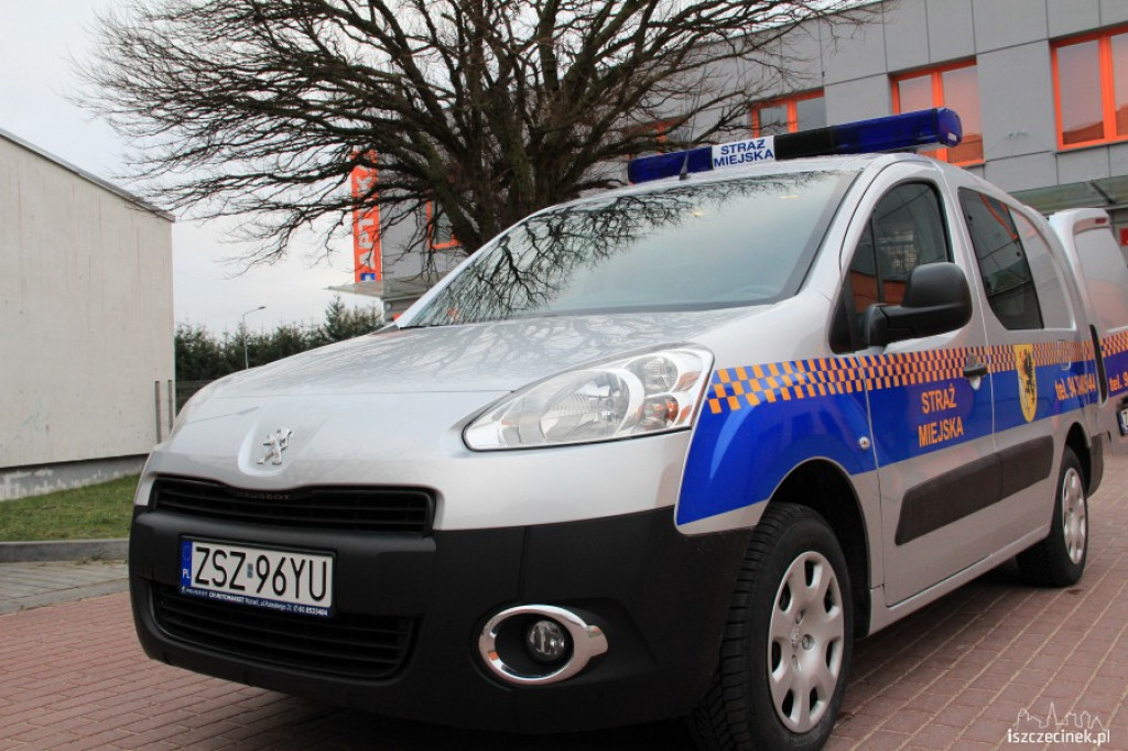 Nowy radiowóz Straży Miejskiej w Szczecinku 7.01.2012