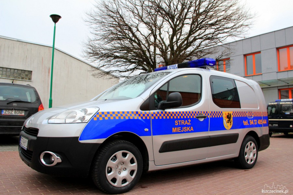 Nowy radiowóz Straży Miejskiej w Szczecinku 7.01.2012