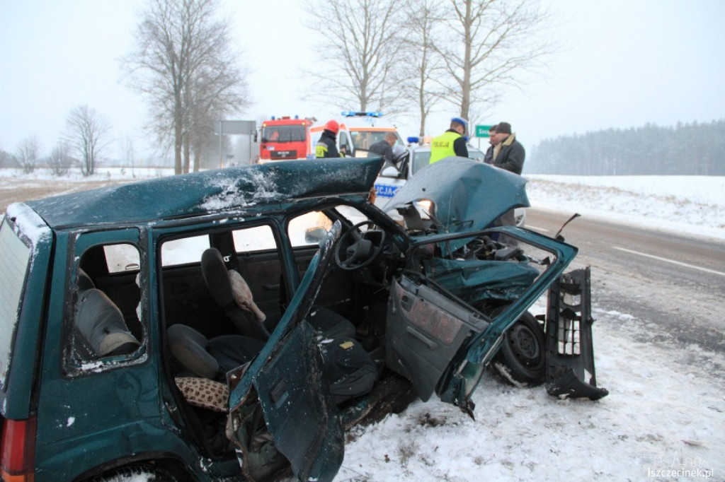 Zderzenie Tico z busem za Trzesieką 8.01.2013