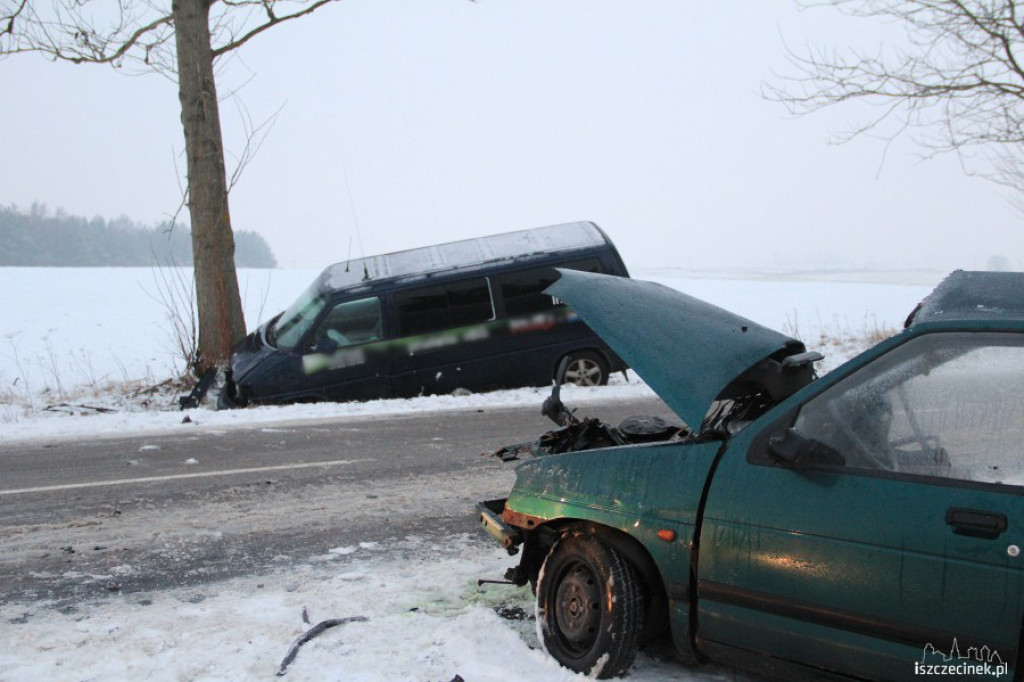 Zderzenie Tico z busem za Trzesieką 8.01.2013