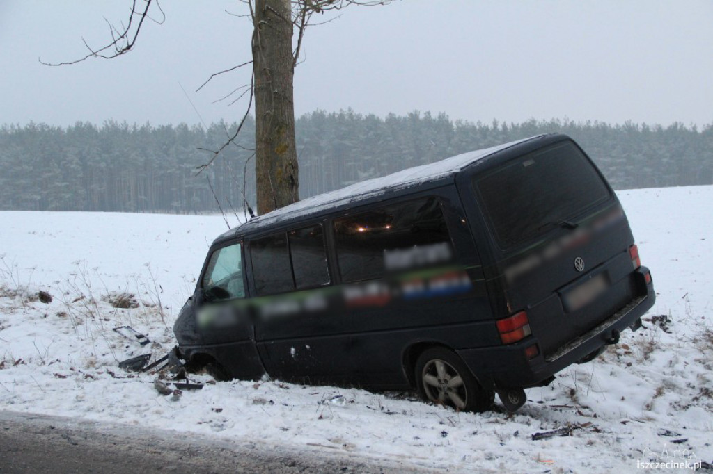 Zderzenie Tico z busem za Trzesieką 8.01.2013
