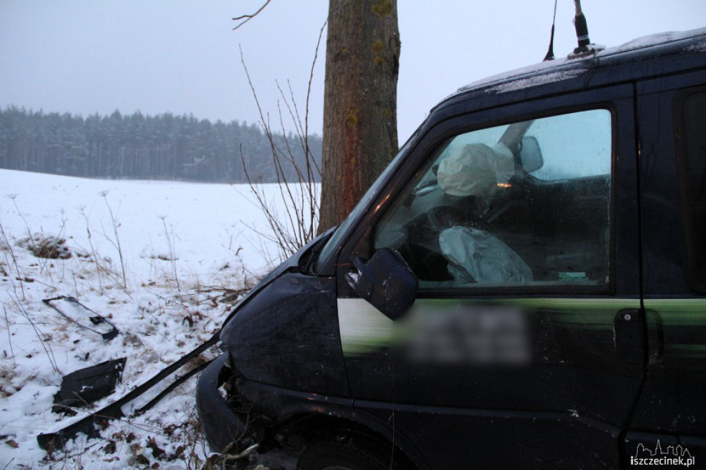 Zderzenie Tico z busem za Trzesieką 8.01.2013