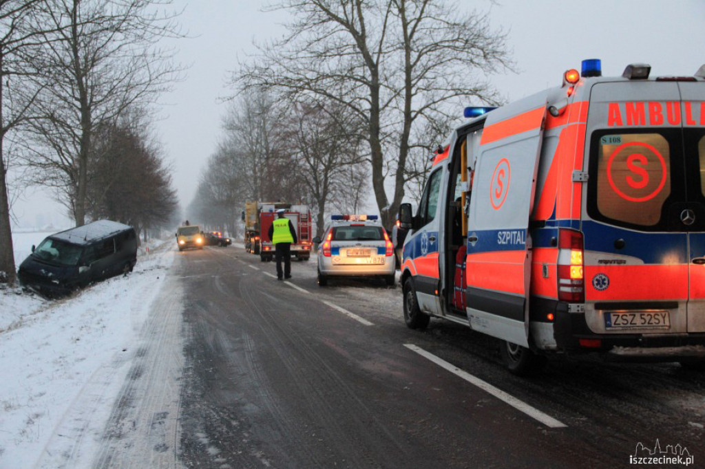 Zderzenie Tico z busem za Trzesieką 8.01.2013