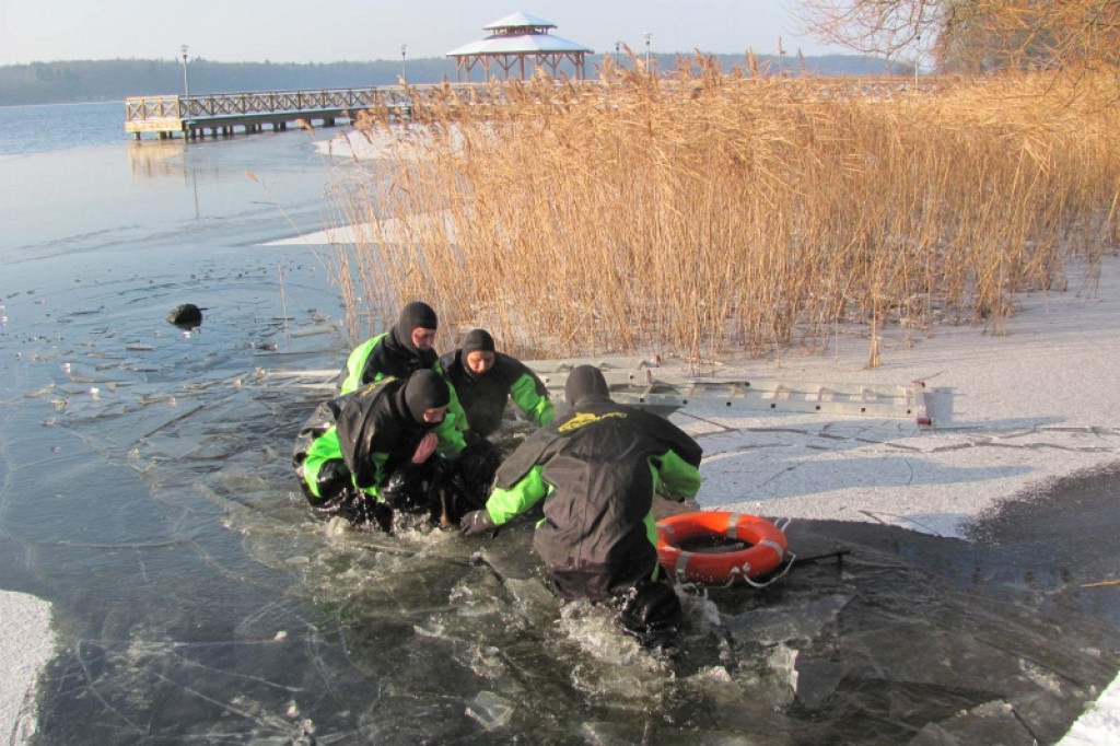 Uczennica wpadła do wody 14.01.2013