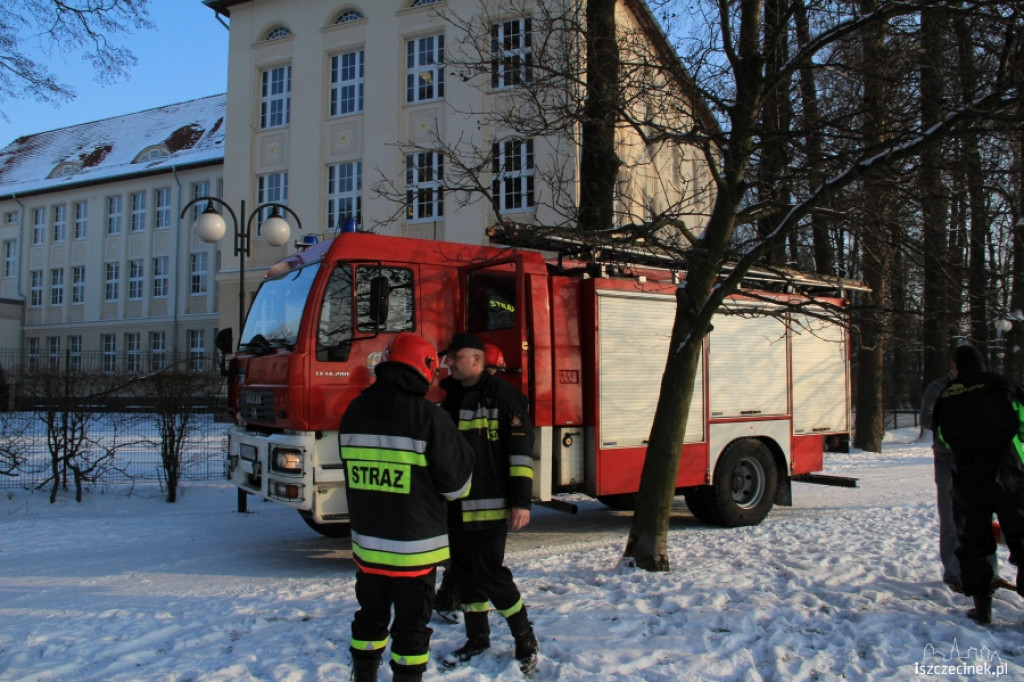 Uczennica wpadła do wody 14.01.2013