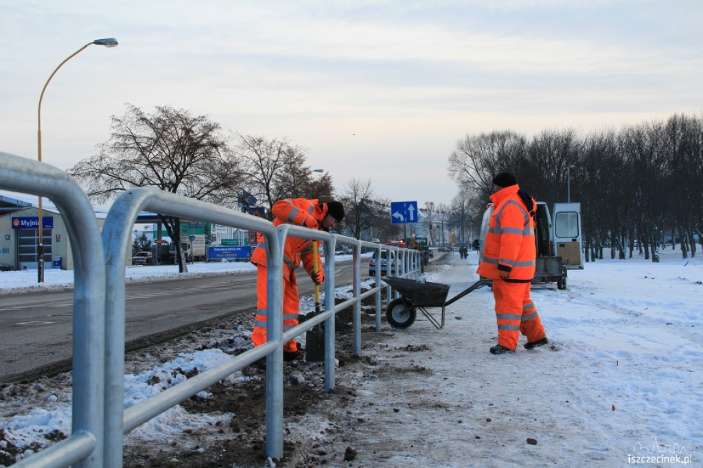 Barierki przy Cieślaka 14.01.2013