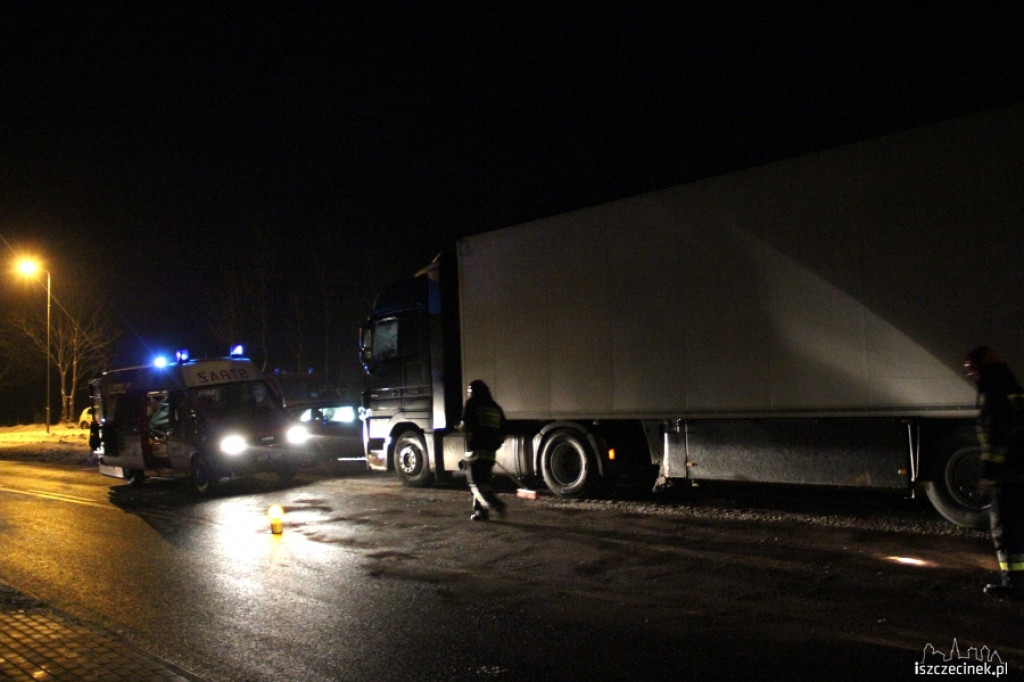 Wyciek oleju napędowego z ciężarówki w miejscowości Jeleń 16.01.2013