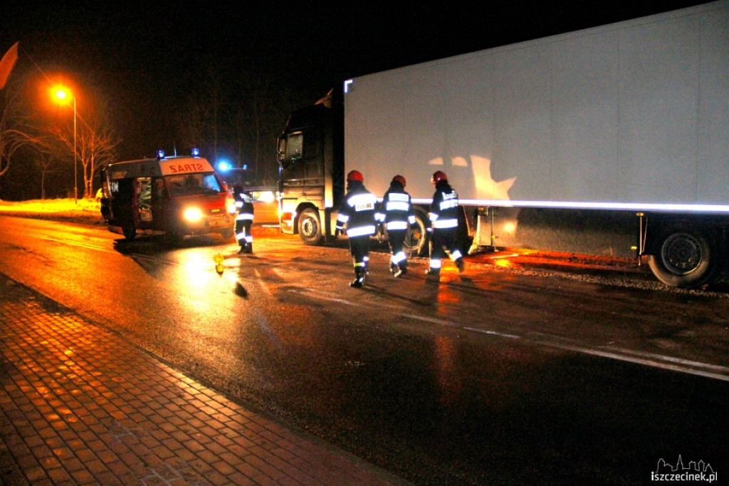 Wyciek oleju napędowego z ciężarówki w miejscowości Jeleń 16.01.2013