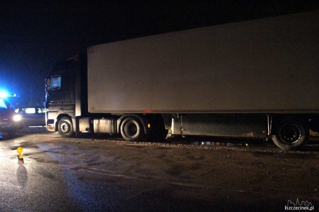 Wyciek oleju napędowego z ciężarówki w miejscowości Jeleń 16.01.2013