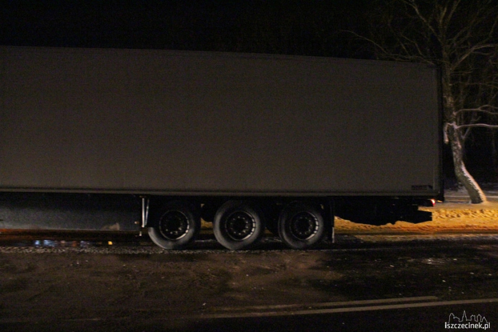 Wyciek oleju napędowego z ciężarówki w miejscowości Jeleń 16.01.2013