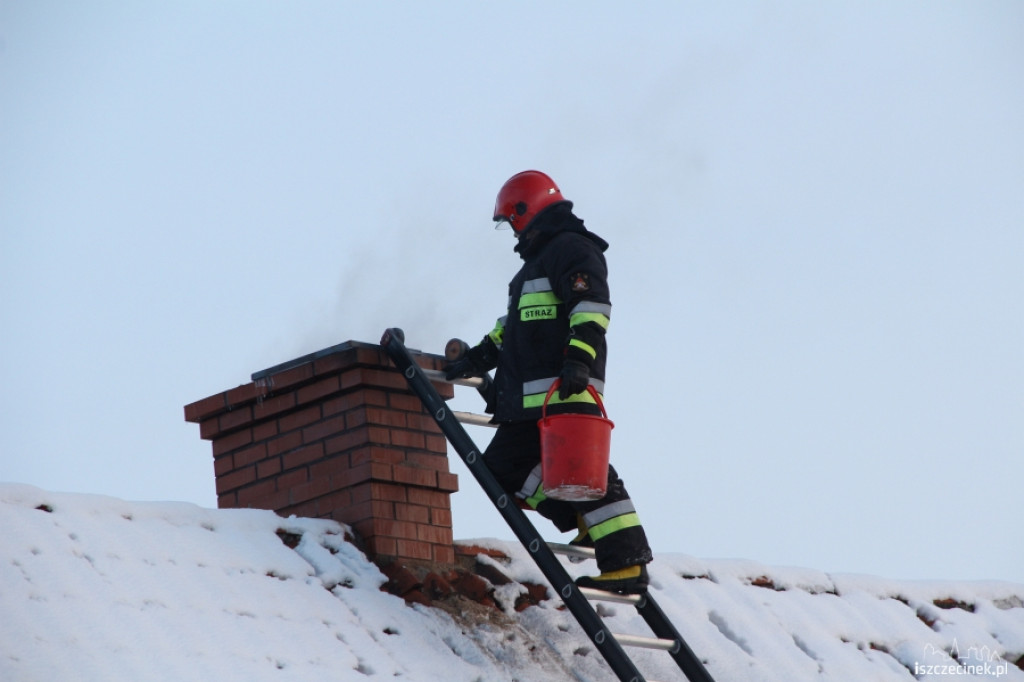 Pożar sadzy w kominie przy Wiejskiej 17.01.2013