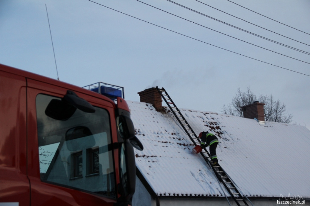 Pożar sadzy w kominie przy Wiejskiej 17.01.2013