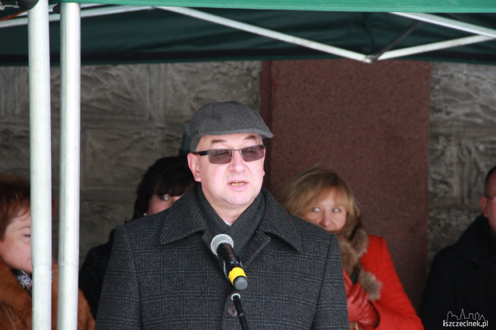 Wmurowano kamień węgielny pod nowy budynek sądu 21.01.2013