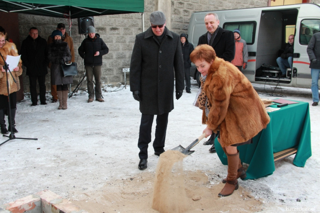 Wmurowano kamień węgielny pod nowy budynek sądu 21.01.2013