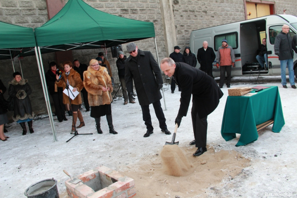 Wmurowano kamień węgielny pod nowy budynek sądu 21.01.2013