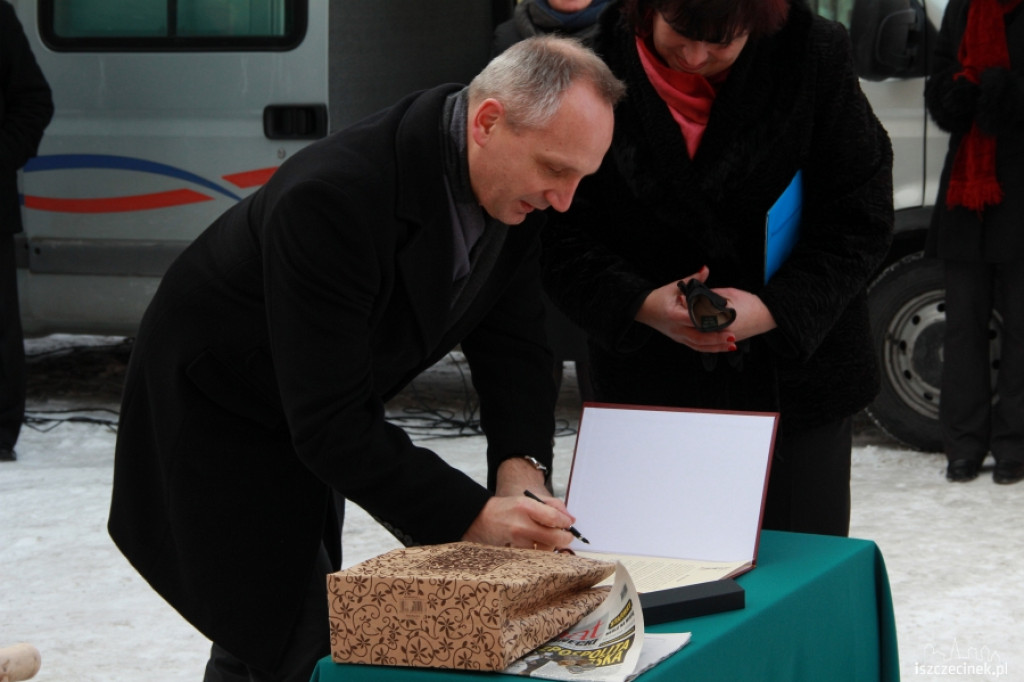 Wmurowano kamień węgielny pod nowy budynek sądu 21.01.2013