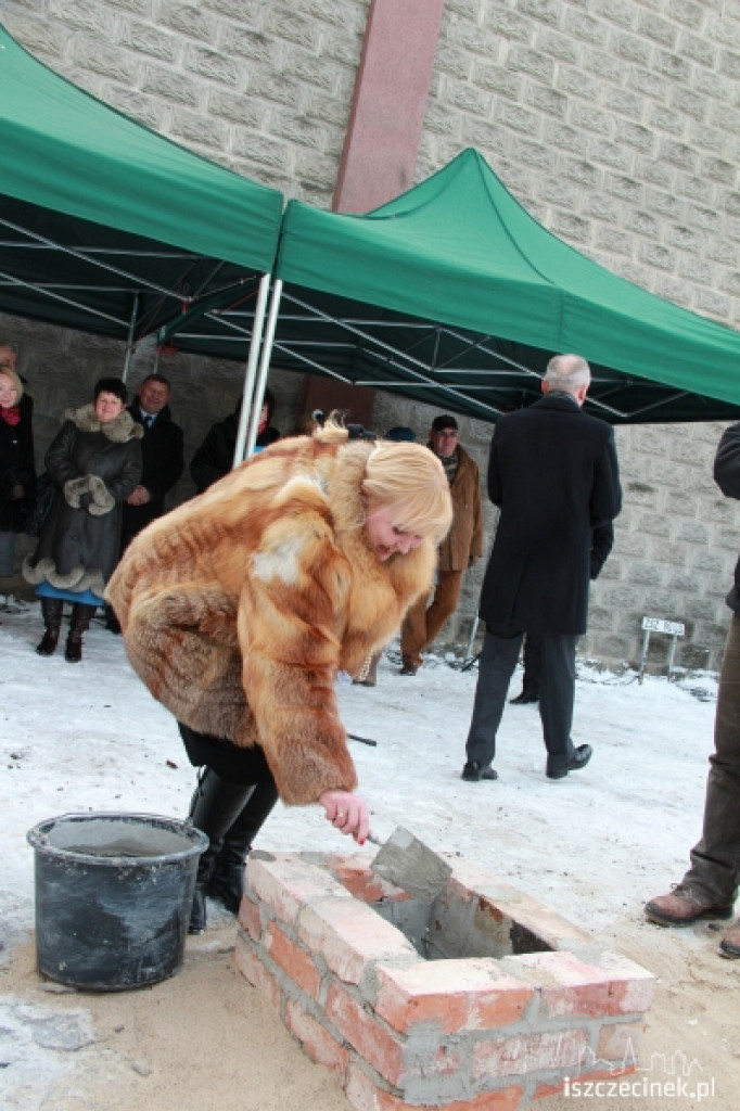 Wmurowano kamień węgielny pod nowy budynek sądu 21.01.2013