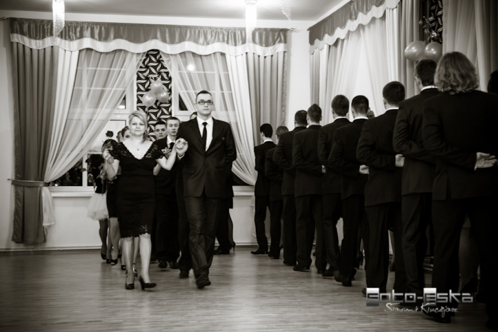 Licealiści ZS nr 1 im. KEN w Szczecinku na studniówce - fot. Sławomir Kłuciejasz www.FOTO-ESKA.pl