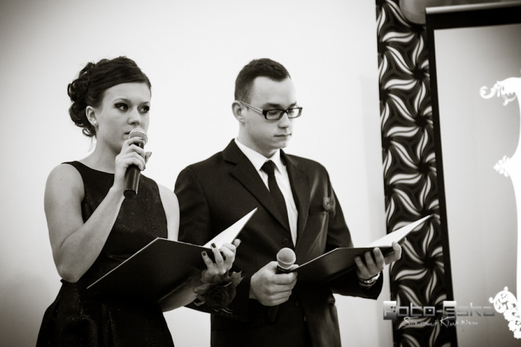 Licealiści ZS nr 1 im. KEN w Szczecinku na studniówce - fot. Sławomir Kłuciejasz www.FOTO-ESKA.pl