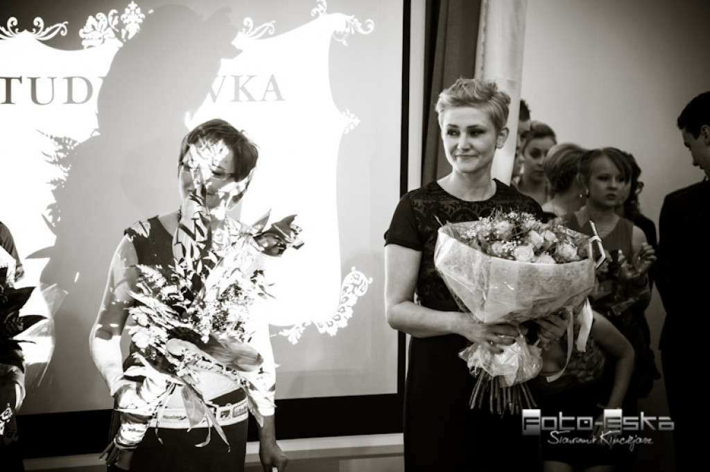 Licealiści ZS nr 1 im. KEN w Szczecinku na studniówce - fot. Sławomir Kłuciejasz www.FOTO-ESKA.pl