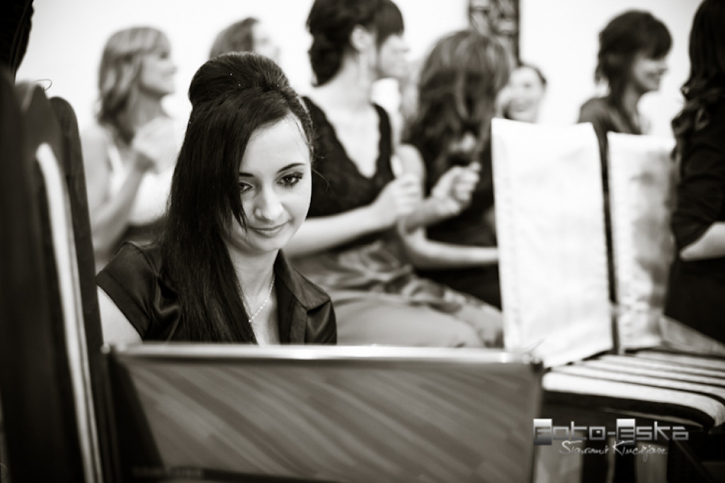 Licealiści ZS nr 1 im. KEN w Szczecinku na studniówce - fot. Sławomir Kłuciejasz www.FOTO-ESKA.pl