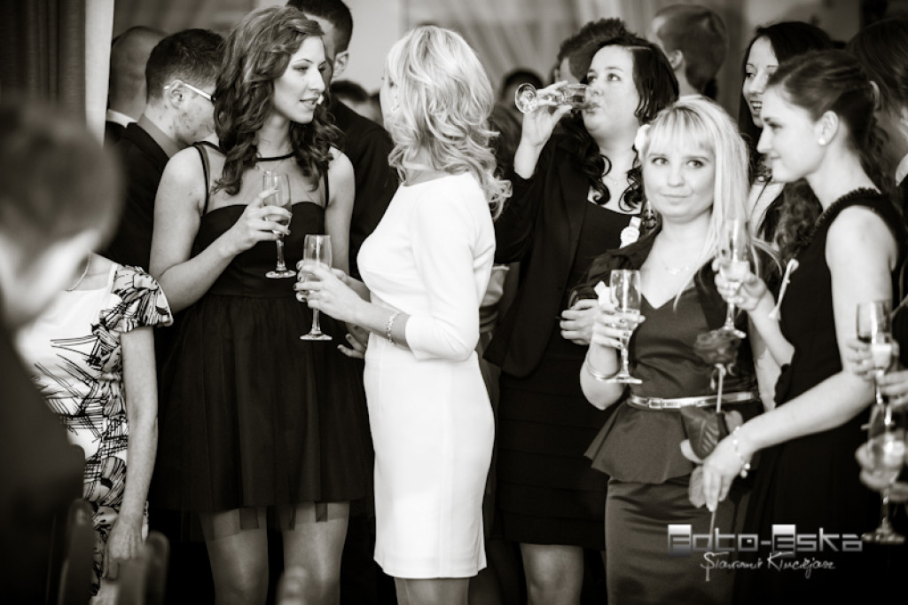 Licealiści ZS nr 1 im. KEN w Szczecinku na studniówce - fot. Sławomir Kłuciejasz www.FOTO-ESKA.pl