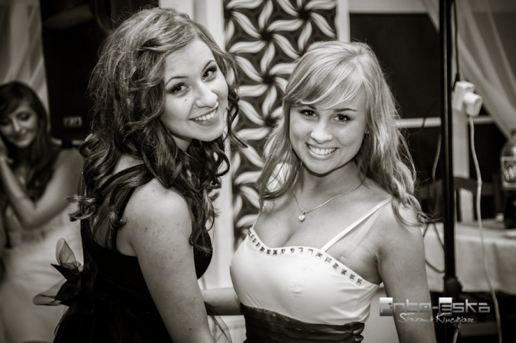 Licealiści ZS nr 1 im. KEN w Szczecinku na studniówce - fot. Sławomir Kłuciejasz www.FOTO-ESKA.pl