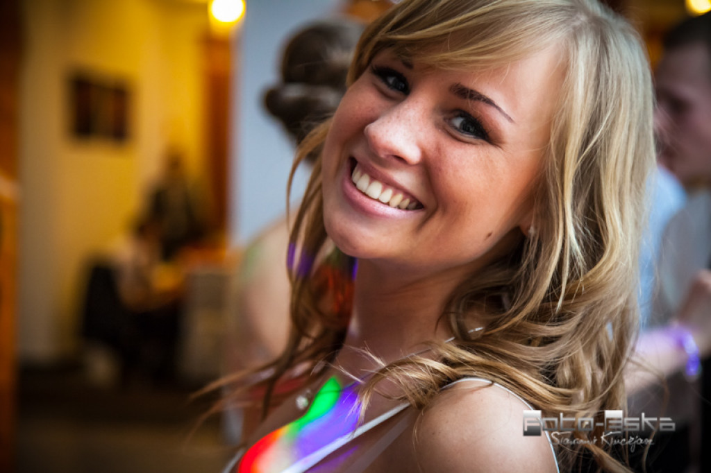 Licealiści ZS nr 1 im. KEN w Szczecinku na studniówce - fot. Sławomir Kłuciejasz www.FOTO-ESKA.pl