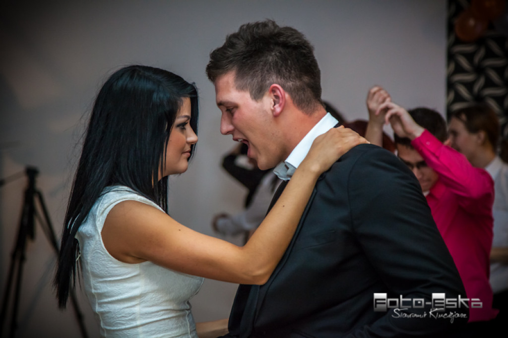 Licealiści ZS nr 1 im. KEN w Szczecinku na studniówce - fot. Sławomir Kłuciejasz www.FOTO-ESKA.pl