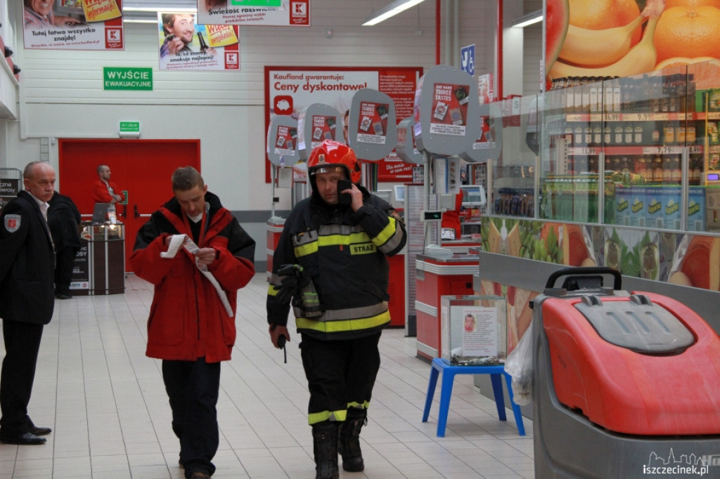 Alarm pożarowy w Kauflandzie