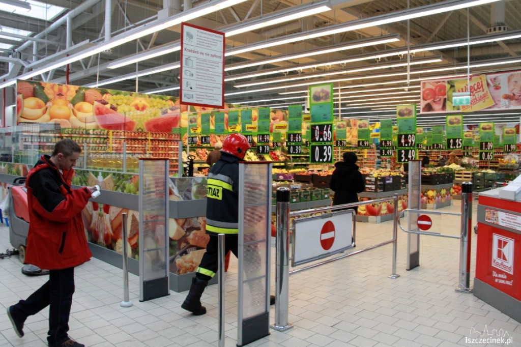 Alarm pożarowy w Kauflandzie