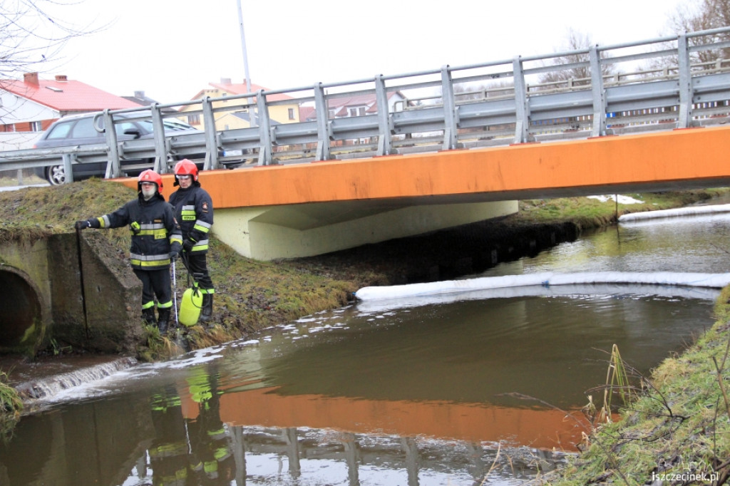 Plama oleju na Niezdobnej