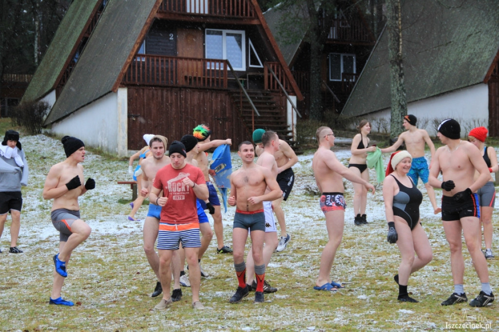 IV Zimowe zanurzenie w wodzie w Białym Borze