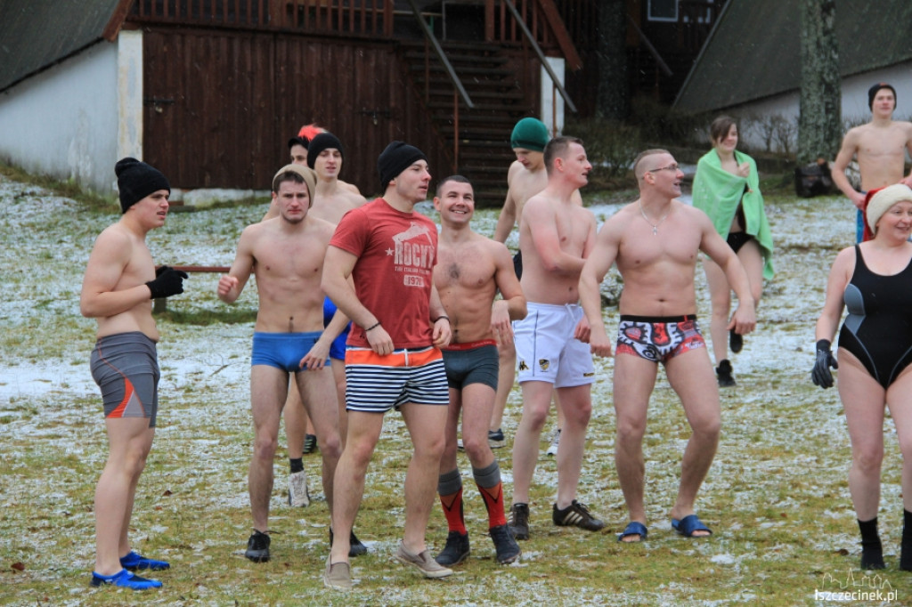 IV Zimowe zanurzenie w wodzie w Białym Borze