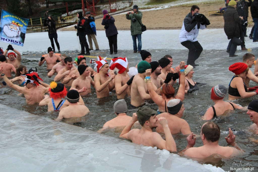 IV Zimowe zanurzenie w wodzie w Białym Borze