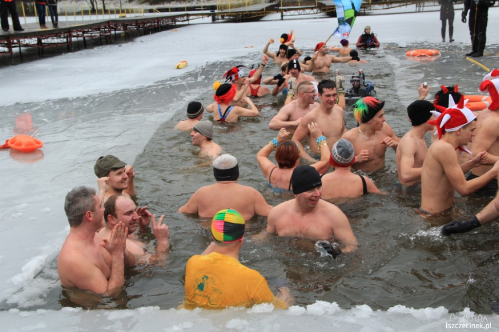 IV Zimowe zanurzenie w wodzie w Białym Borze