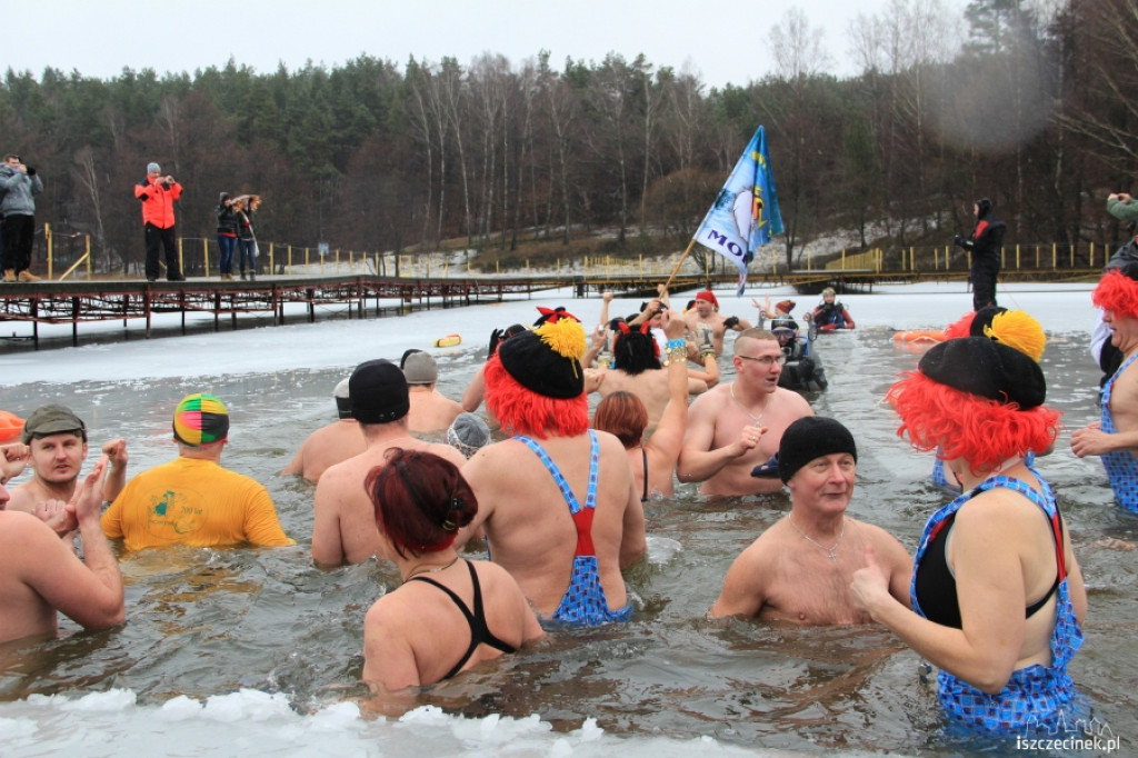 IV Zimowe zanurzenie w wodzie w Białym Borze