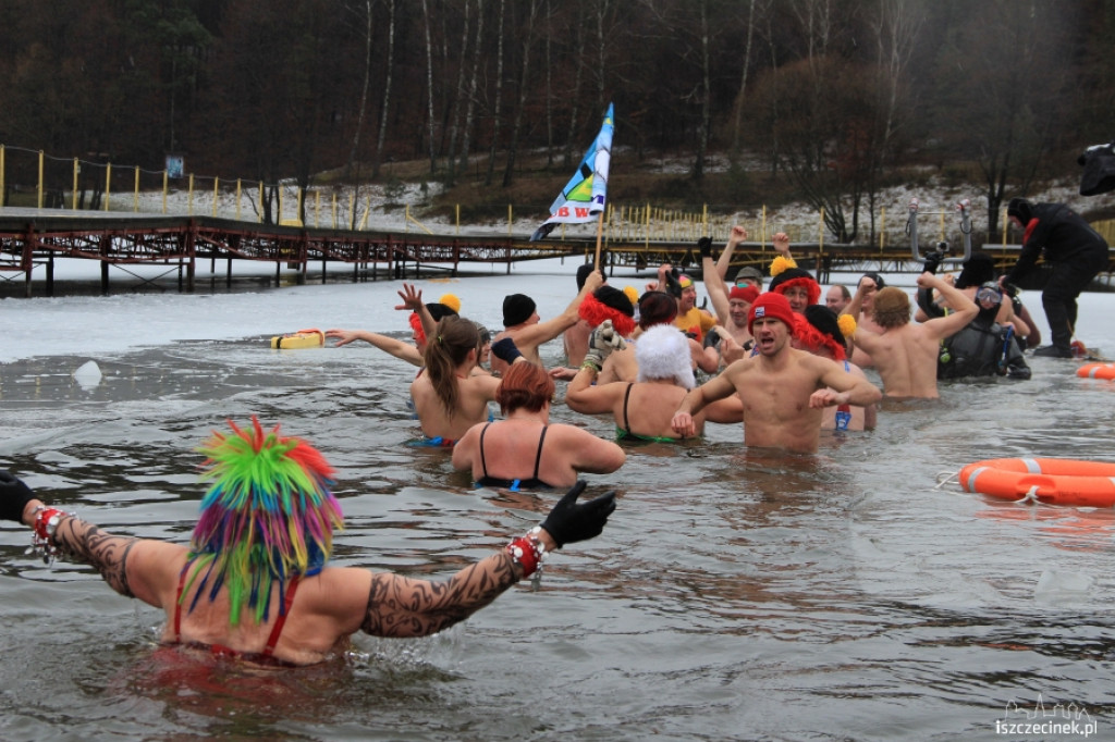 IV Zimowe zanurzenie w wodzie w Białym Borze