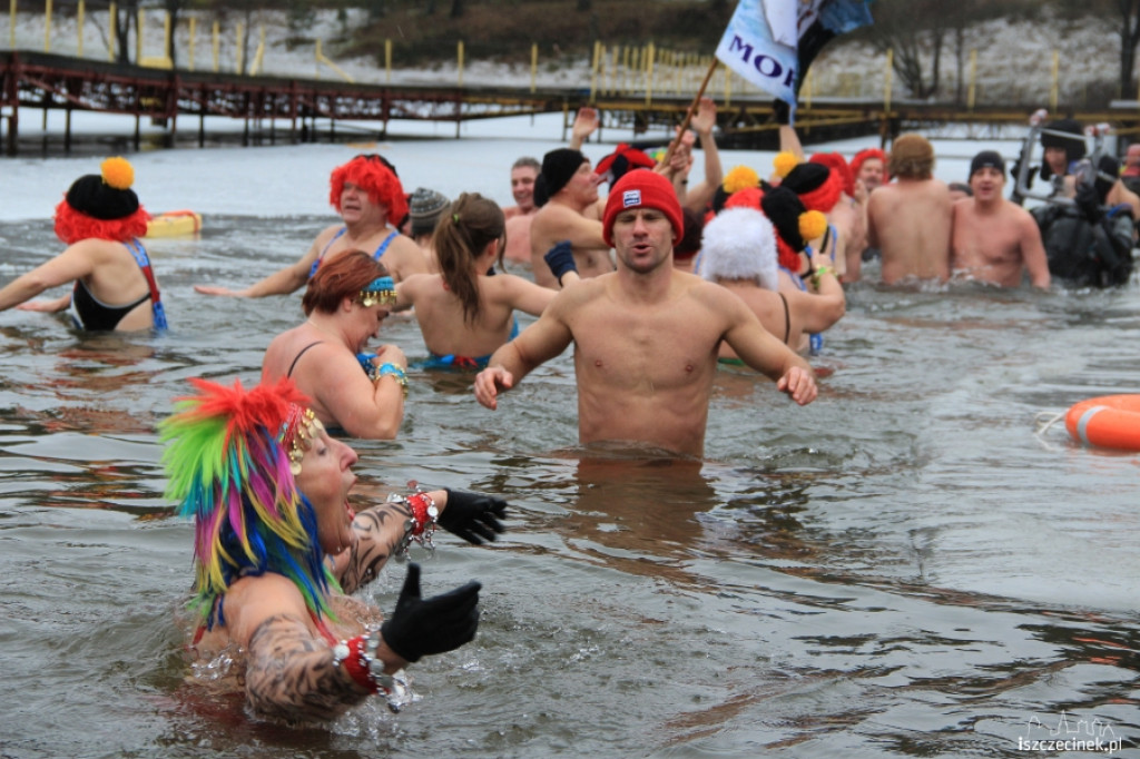 IV Zimowe zanurzenie w wodzie w Białym Borze
