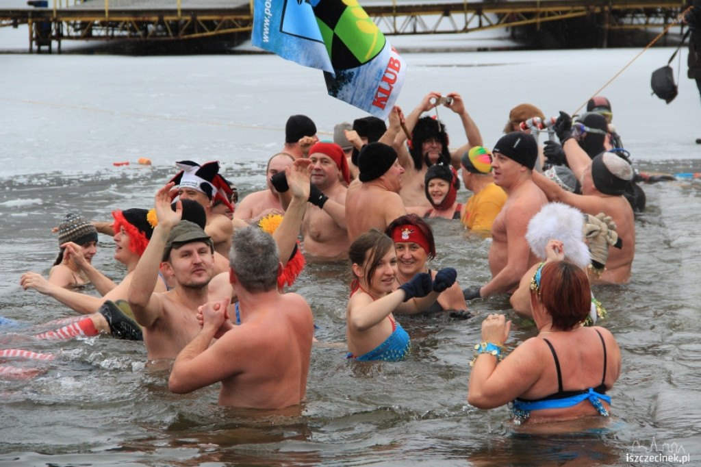 IV Zimowe zanurzenie w wodzie w Białym Borze
