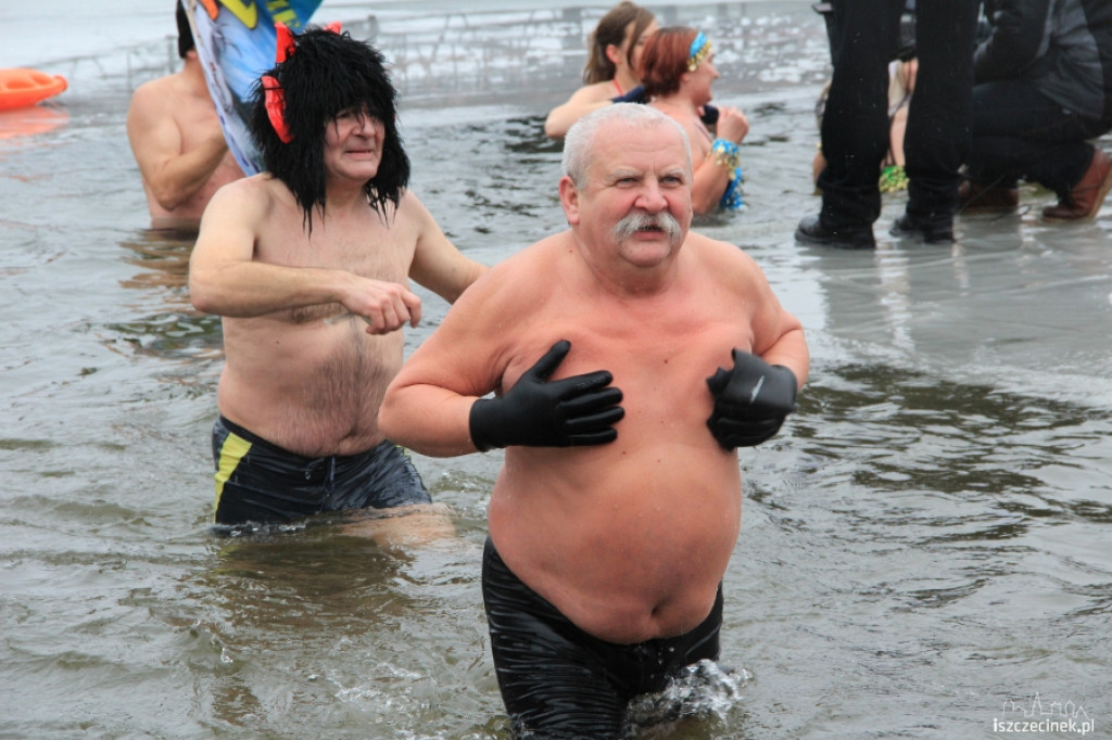IV Zimowe zanurzenie w wodzie w Białym Borze