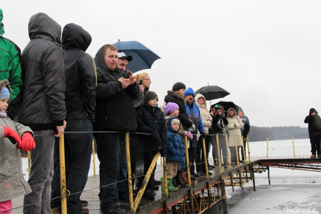 IV Zimowe zanurzenie w wodzie w Białym Borze