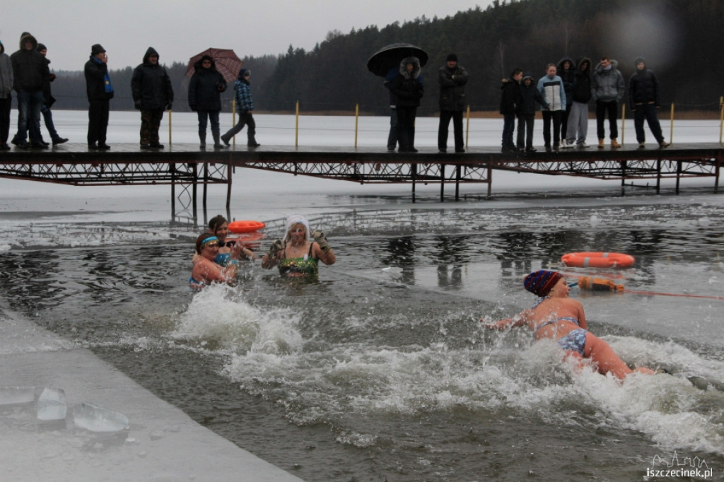 IV Zimowe zanurzenie w wodzie w Białym Borze