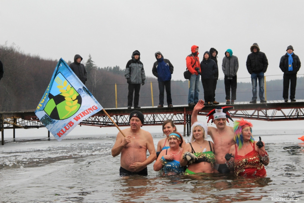 IV Zimowe zanurzenie w wodzie w Białym Borze