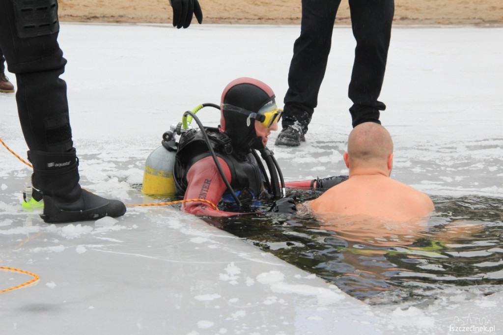 IV Zimowe zanurzenie w wodzie w Białym Borze
